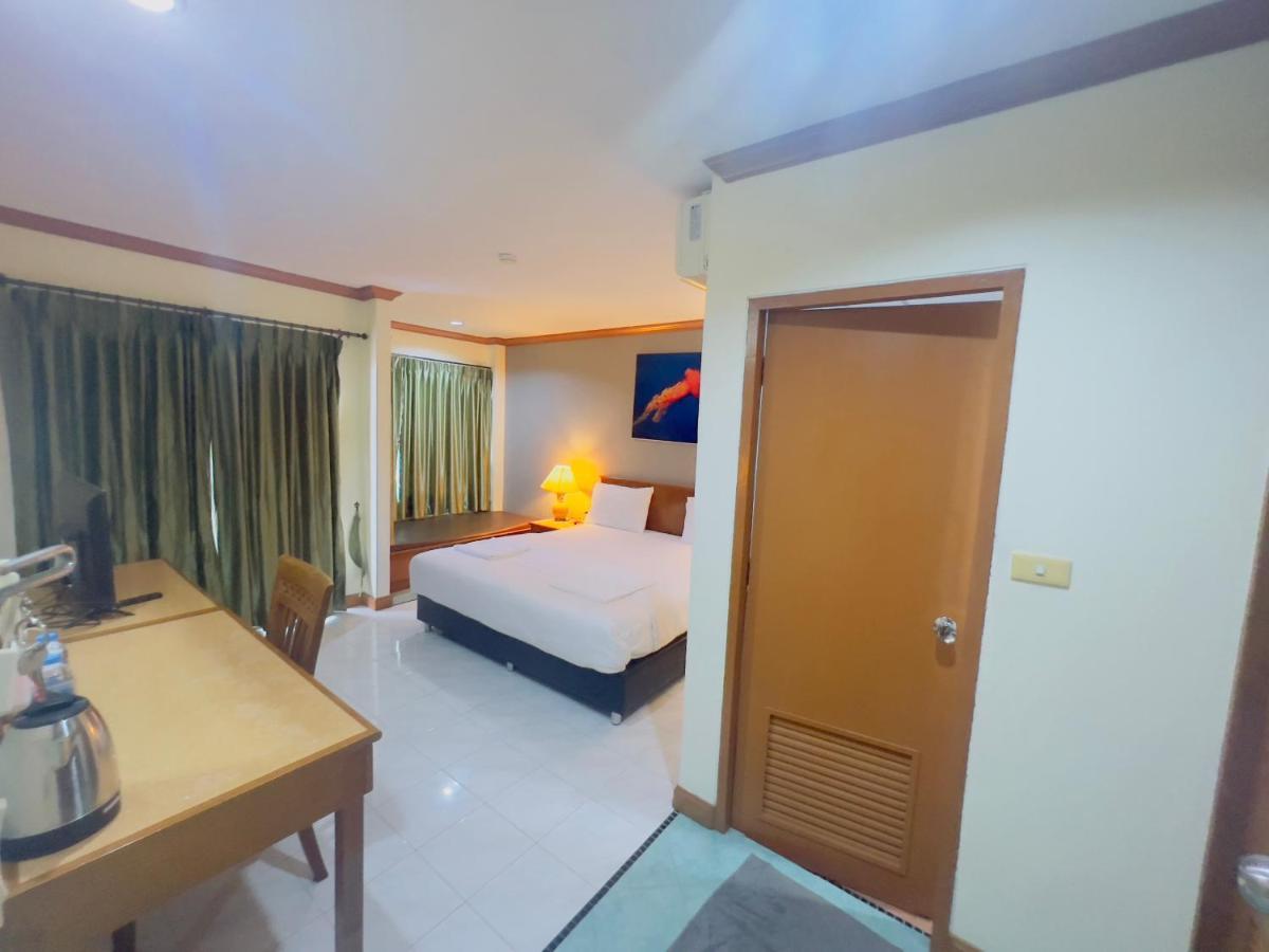 فندق Royal Vista Patong المظهر الخارجي الصورة