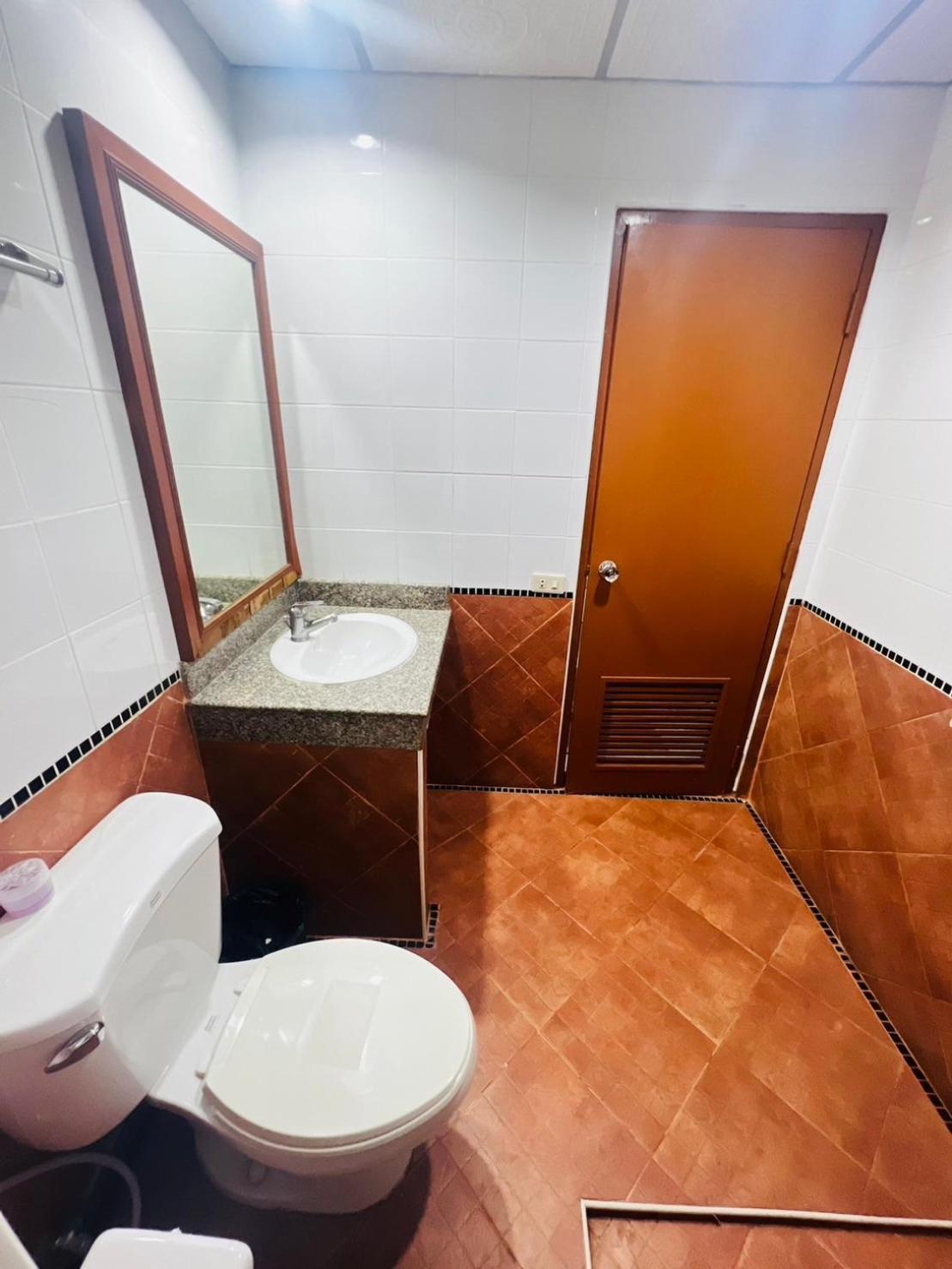 فندق Royal Vista Patong المظهر الخارجي الصورة