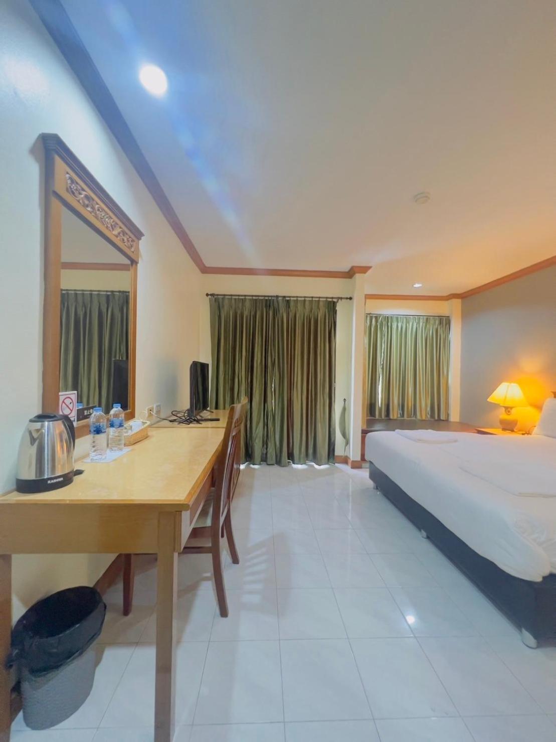 فندق Royal Vista Patong المظهر الخارجي الصورة