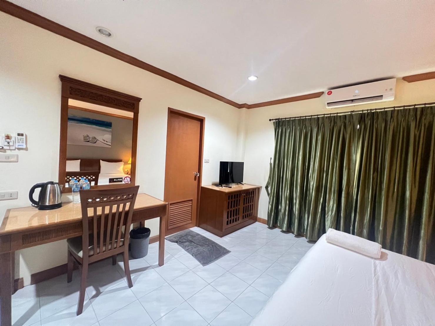 فندق Royal Vista Patong المظهر الخارجي الصورة